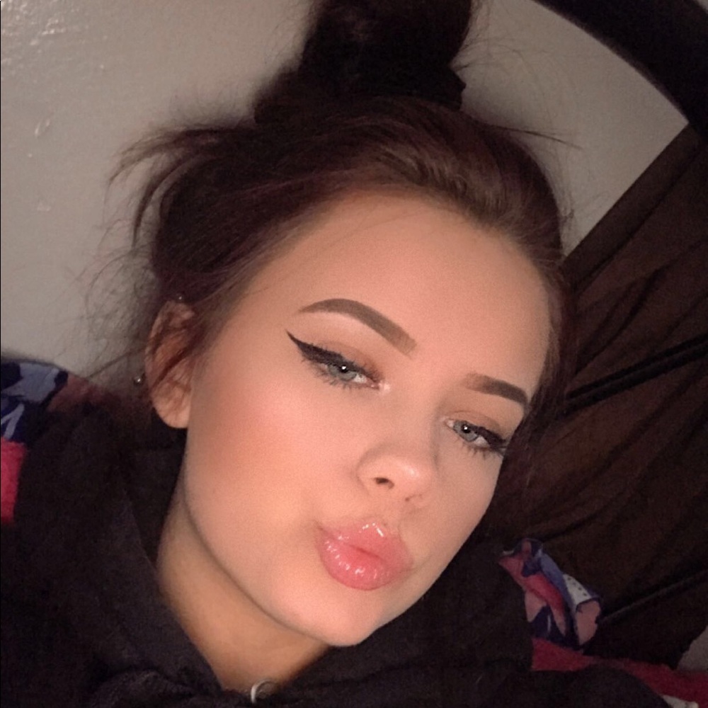Meet your Posher, Lexi
